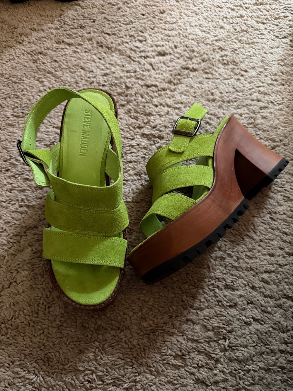 Steve Madden Encino Green Suede Platform Sandals - Picture 3 of 4